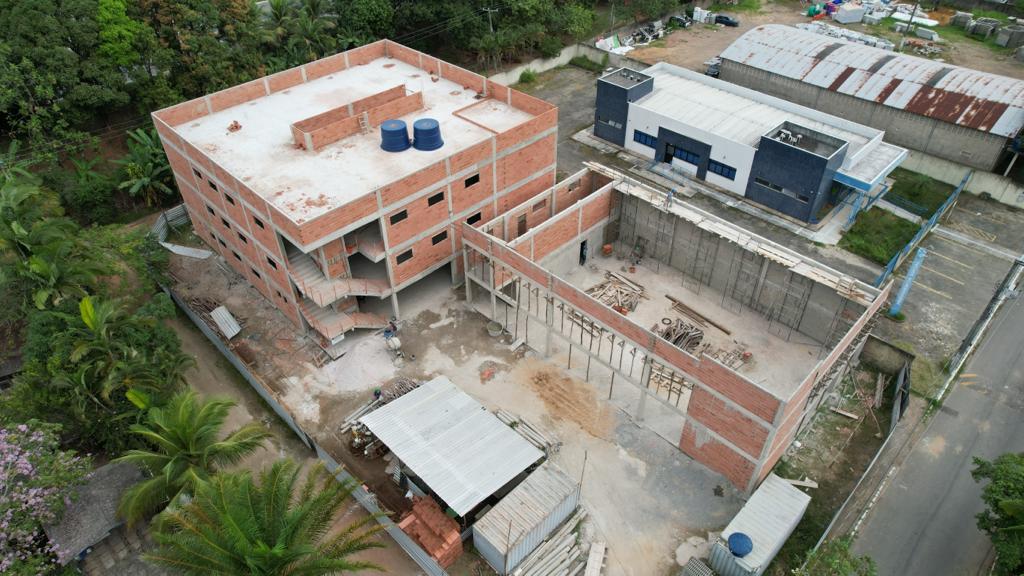 Construção da nova sede da Câmara de Vereadores de Viana com 50% de obra concluída