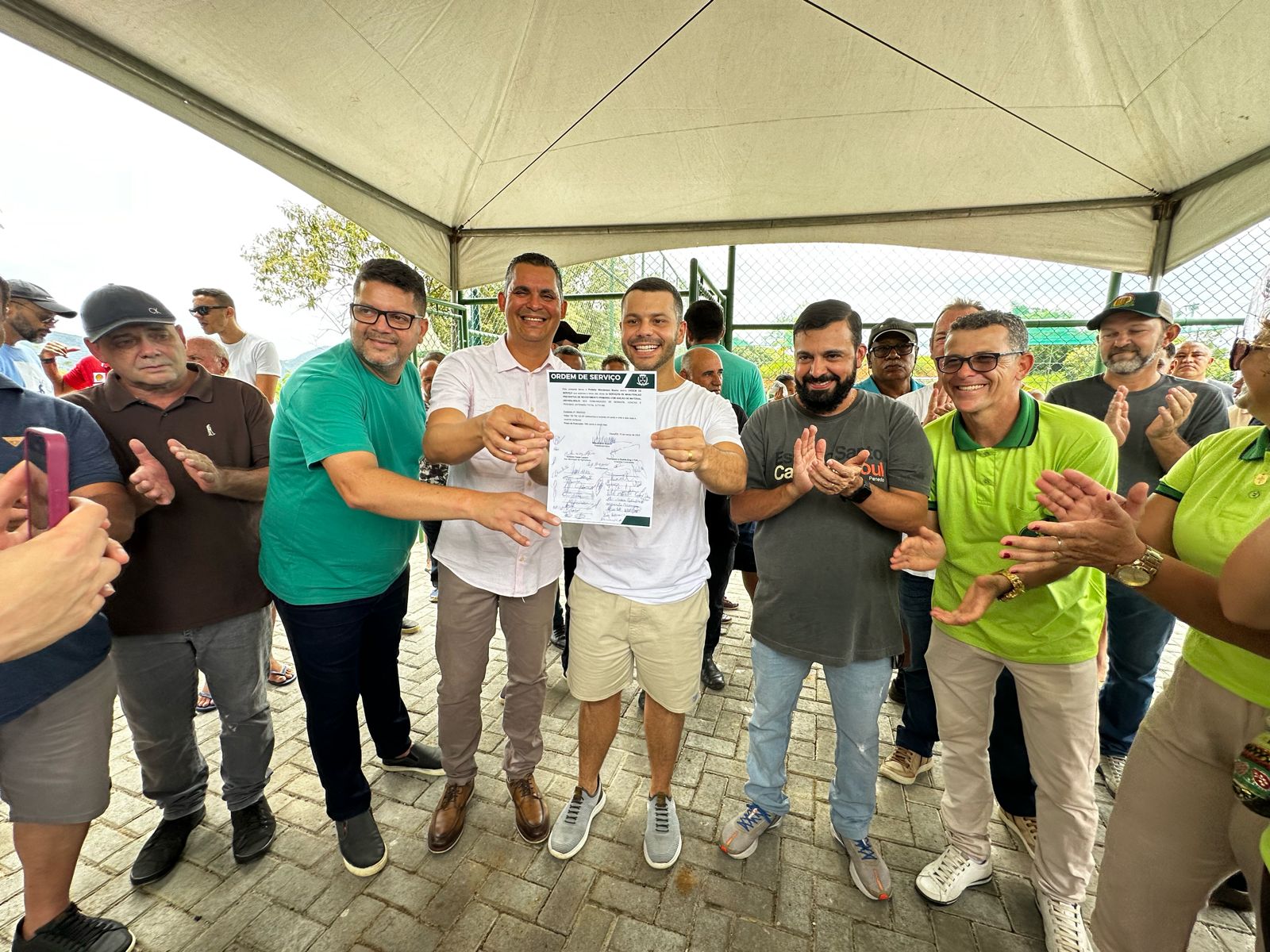 Vereadores participam de inauguração de campo em Perobas e assinam OS para melhorias em estradas rurais