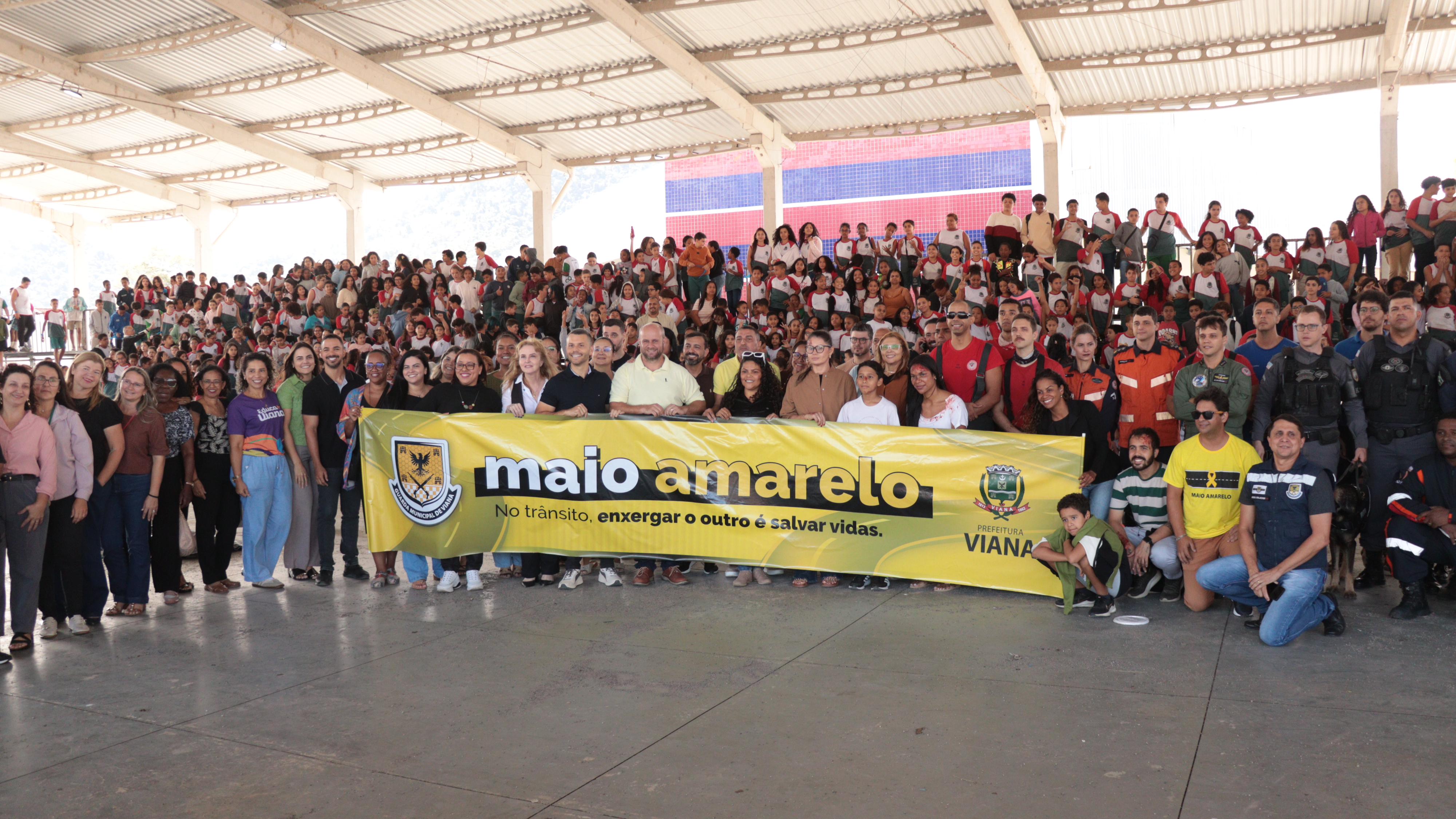 Maio Amarelo: Simulação de acidente mobiliza 700 estudantes e reforça alerta no trânsito em Viana