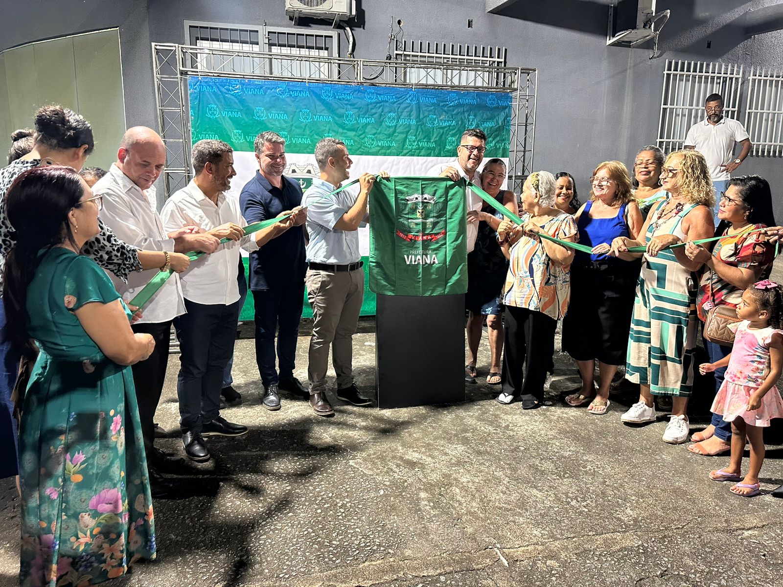 Imagem da notícia: Vereadores participam da inauguração da Casa do Artesanato de Viana