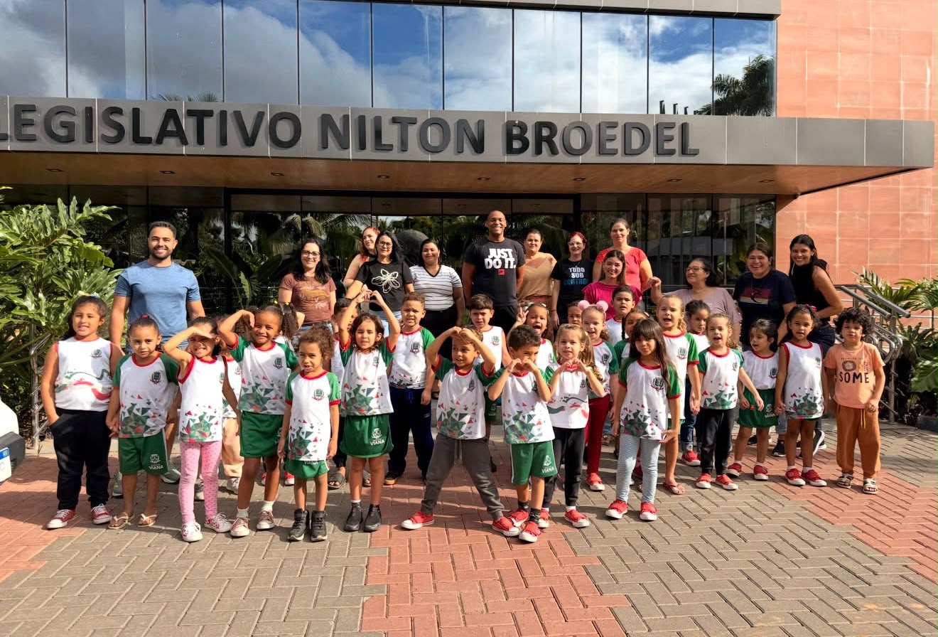 Imagem da notícia: Câmara de Viana recebe alunos do CMEI Professora Biluca em visita pedagógica